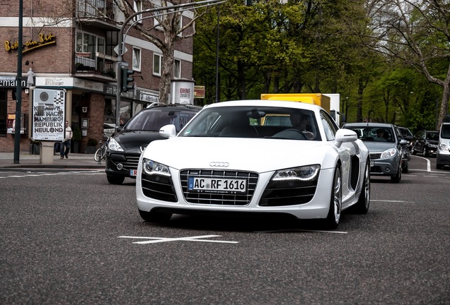 Audi R8 V10