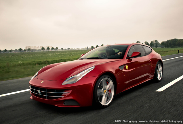 Ferrari FF