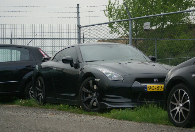 Nissan GT-R