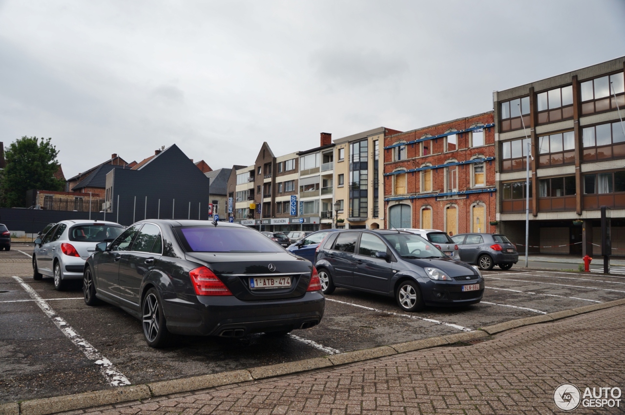 Mercedes-Benz S 63 AMG W221 2011