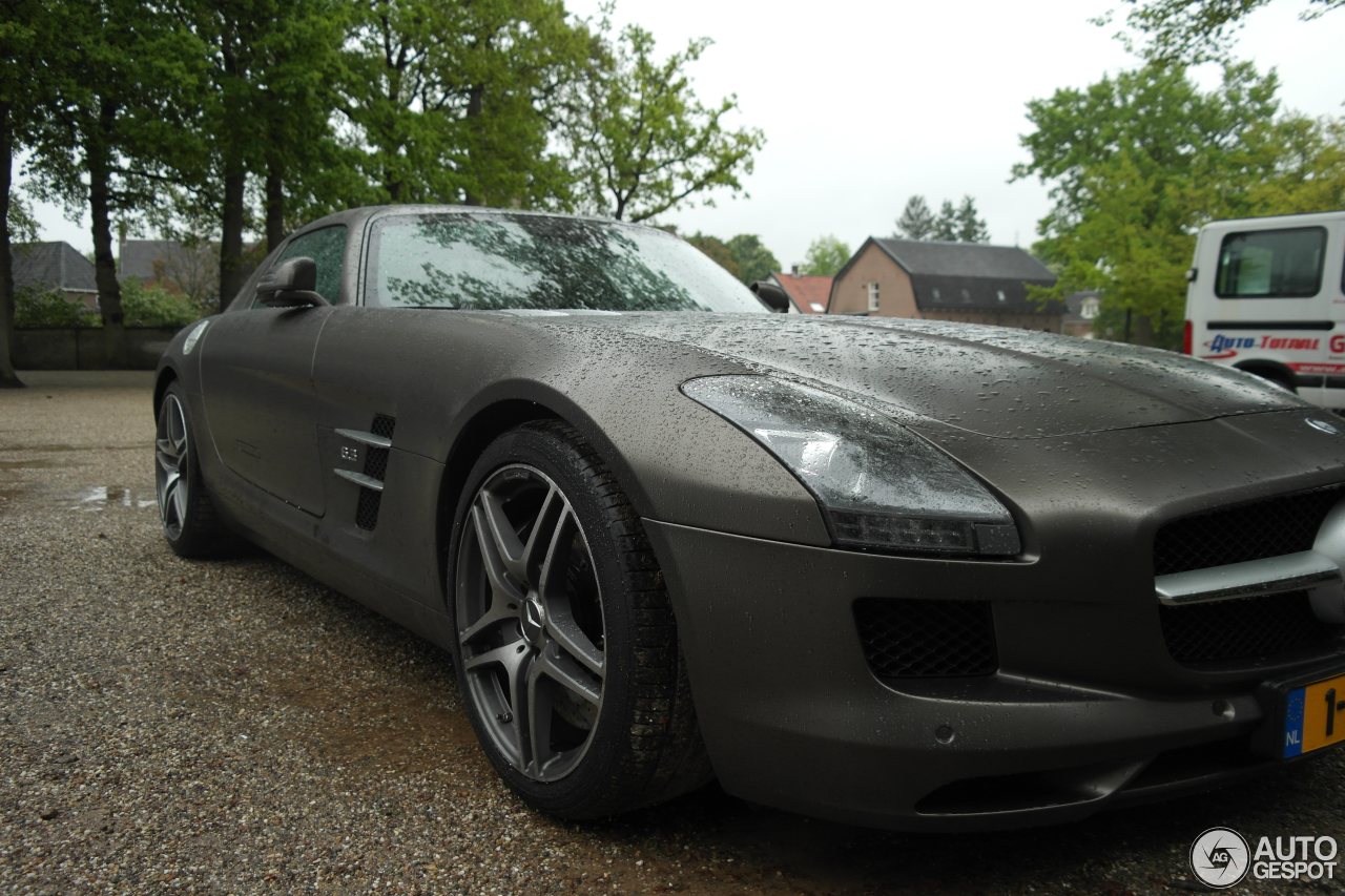 Mercedes-Benz SLS AMG