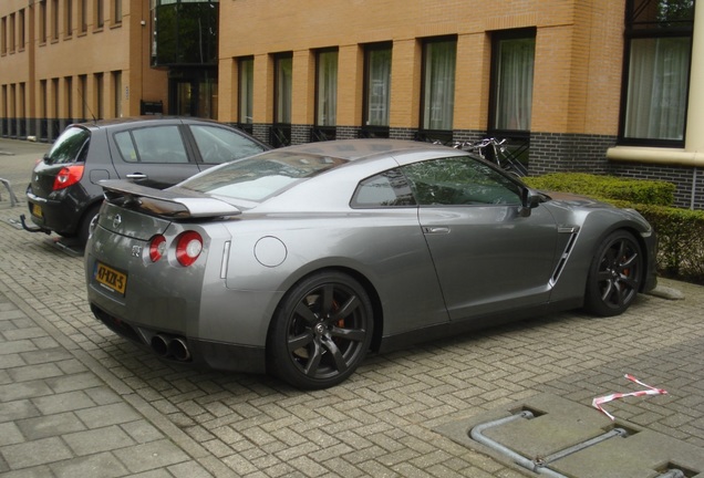 Nissan GT-R