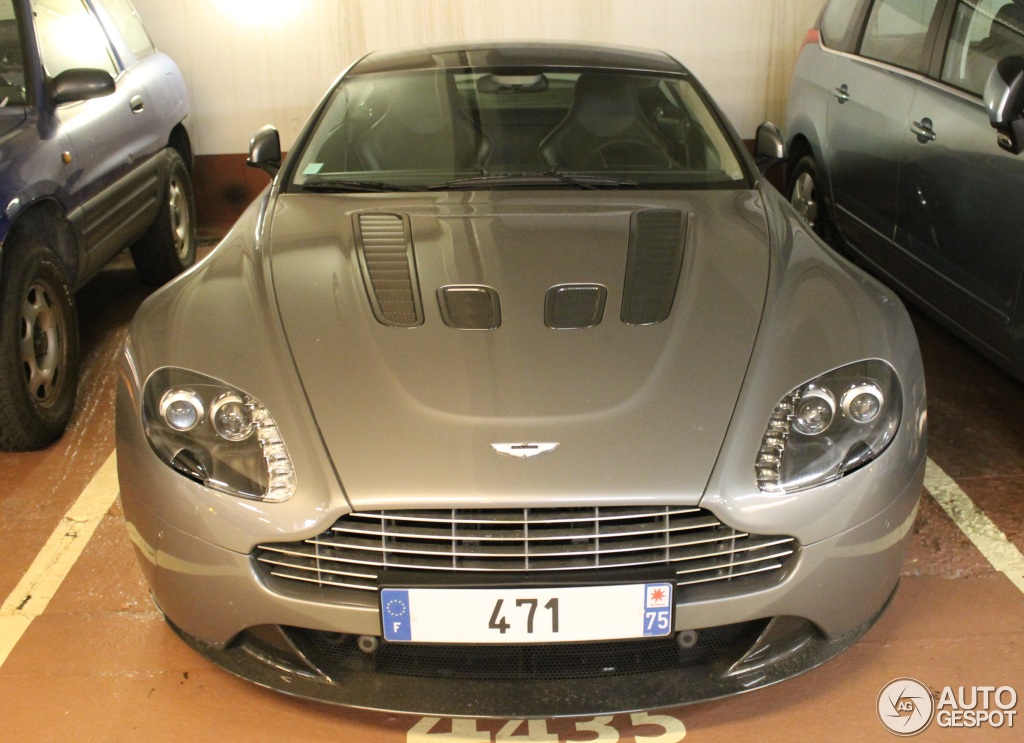 Aston Martin V12 Vantage