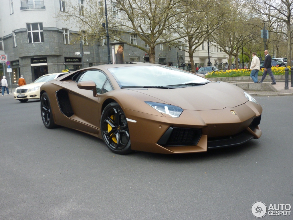 Lamborghini Aventador LP700-4