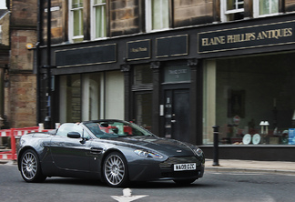 Aston Martin V8 Vantage Roadster