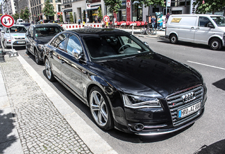 Audi S8 D4