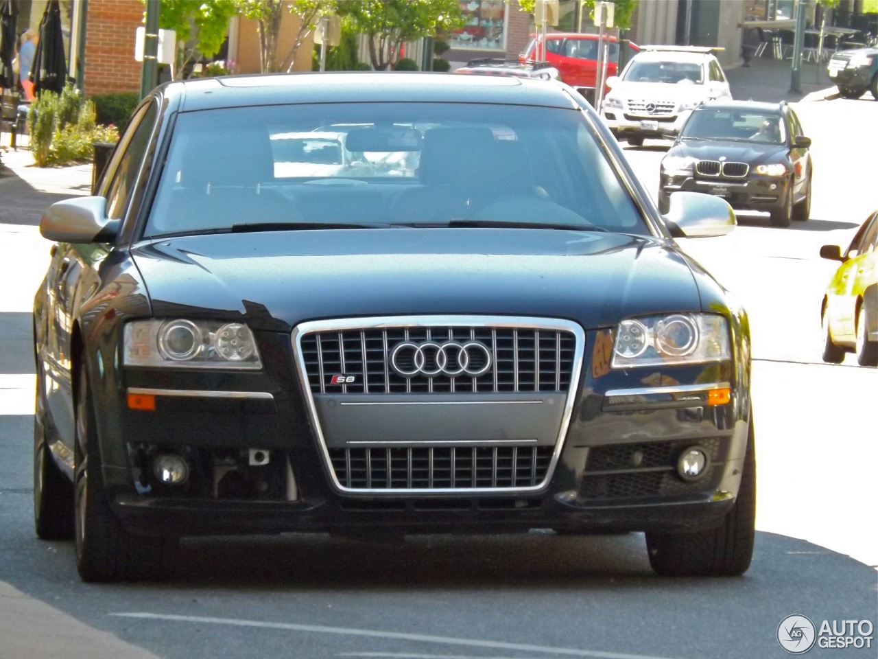 Audi S8 D3