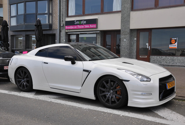 Nissan GT-R 2011