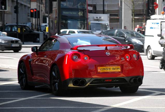 Nissan GT-R