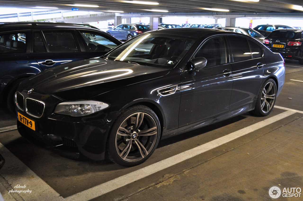 BMW M5 F10 2011