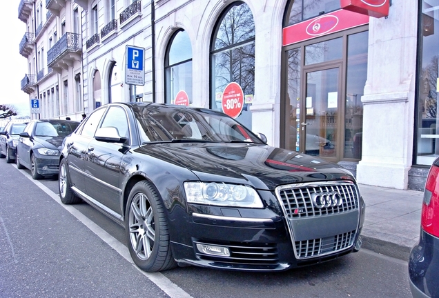 Audi S8 D3