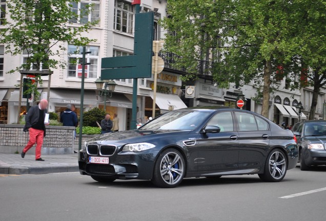 BMW M5 F10 2011