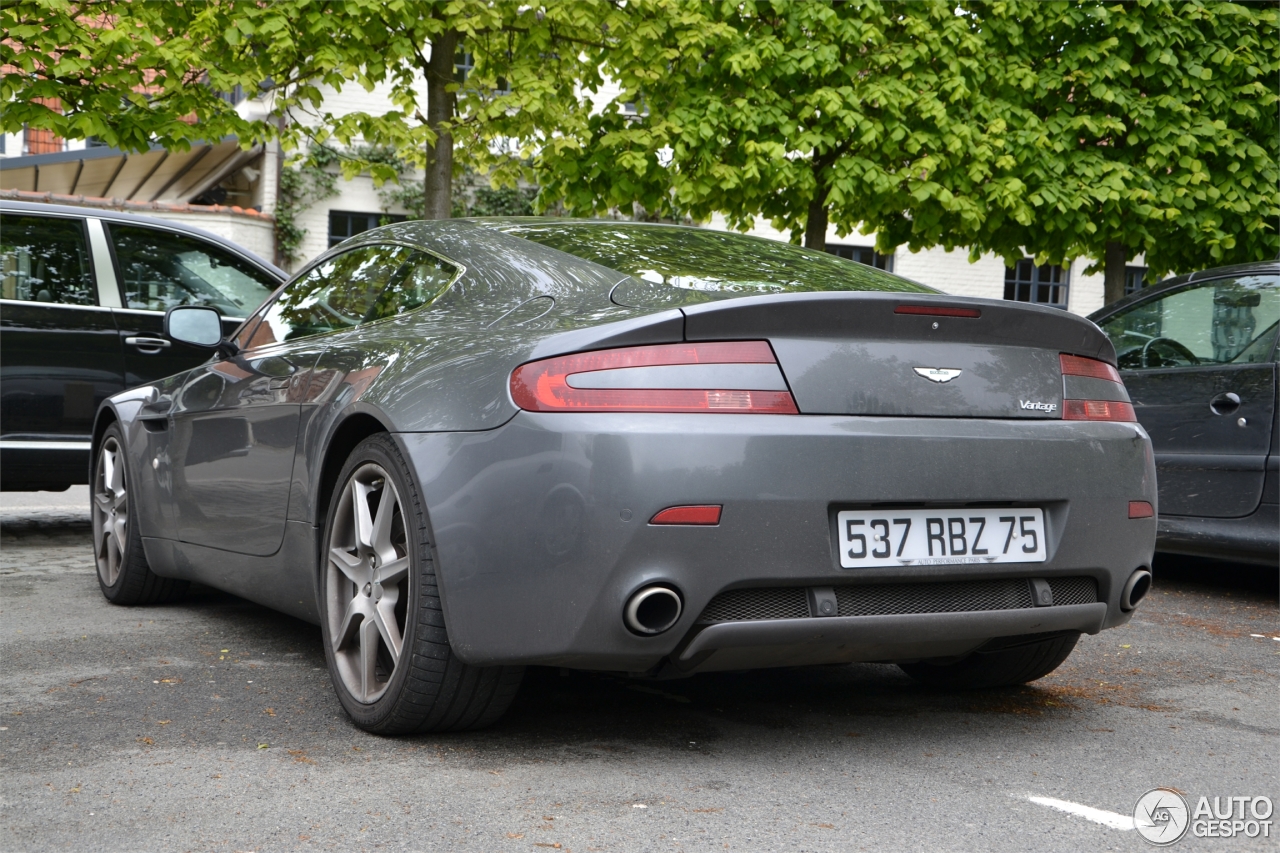 Aston Martin V8 Vantage