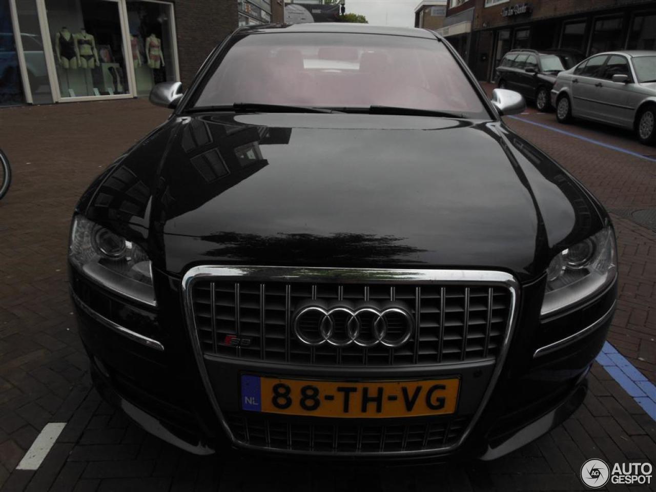 Audi S8 D3