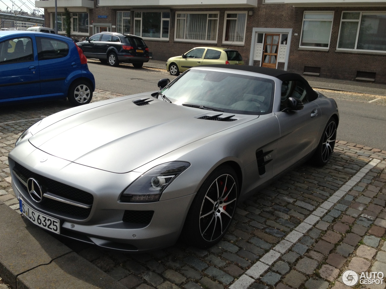 Mercedes-Benz SLS AMG GT Roadster