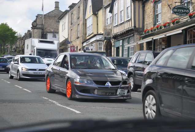 Mitsubishi Lancer Evolution VIII MR FQ-400