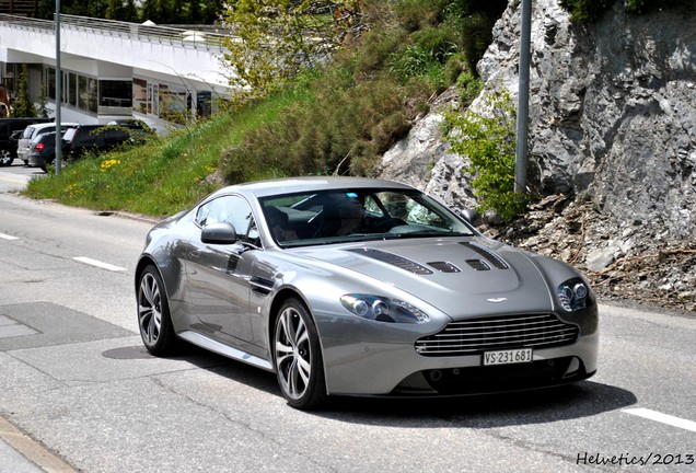 Aston Martin V12 Vantage