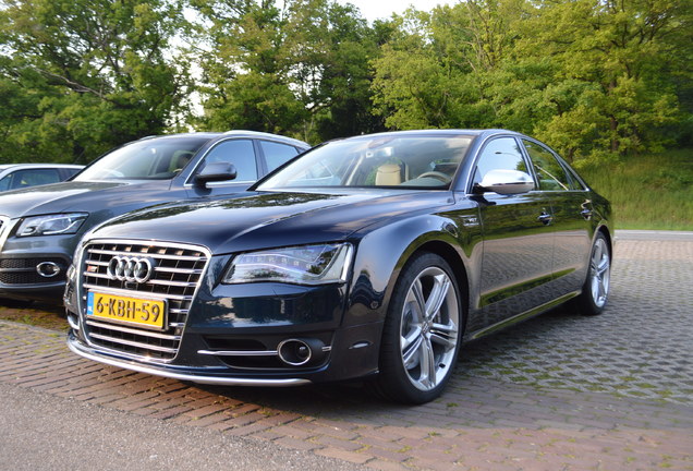 Audi S8 D4