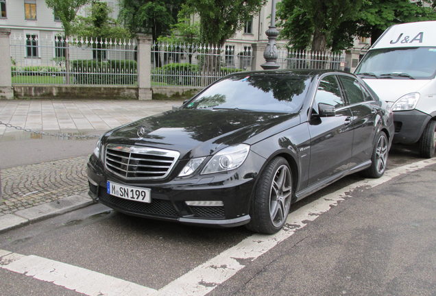 Mercedes-Benz E 63 AMG W212 V8 Biturbo