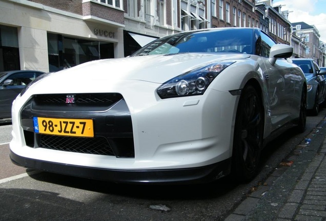 Nissan GT-R