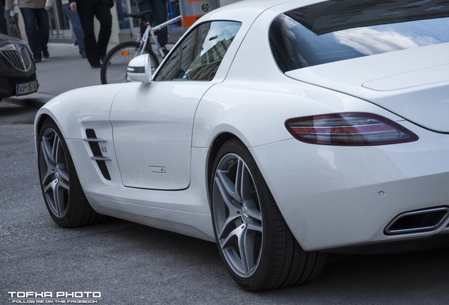 Mercedes-Benz SLS AMG