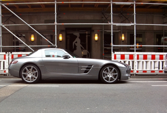 Mercedes-Benz SLS AMG