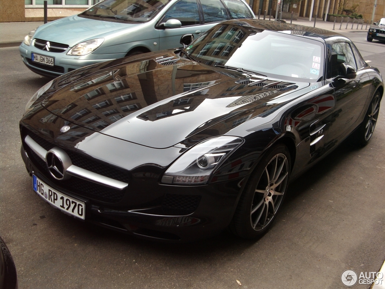 Mercedes-Benz SLS AMG