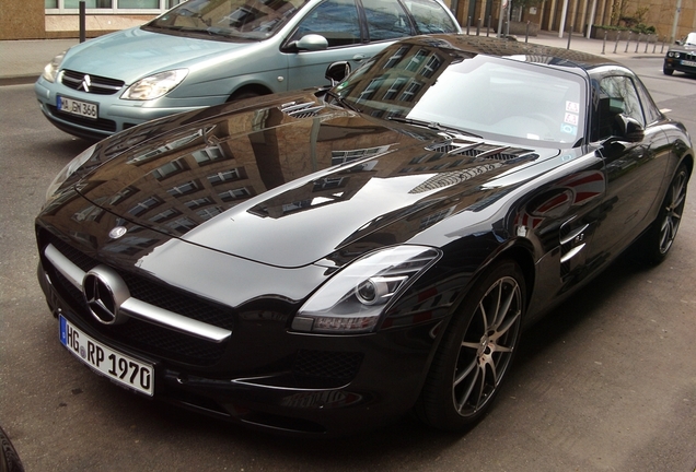 Mercedes-Benz SLS AMG