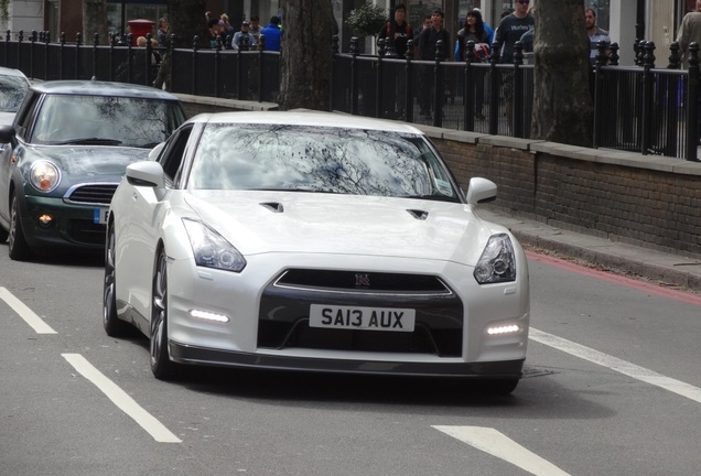 Nissan GT-R 2013