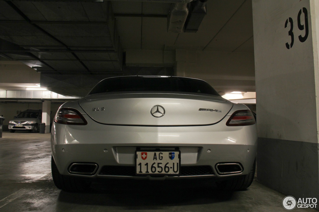 Mercedes-Benz SLS AMG