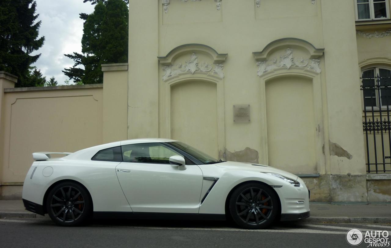 Nissan GT-R 2012