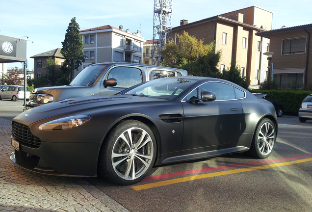 Aston Martin V12 Vantage