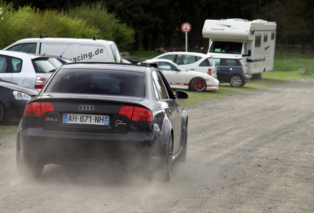 Audi RS4 Sedan