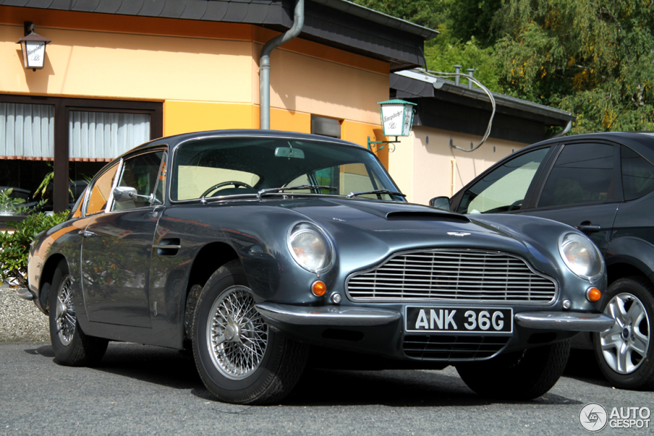 Aston Martin DB6 MKI