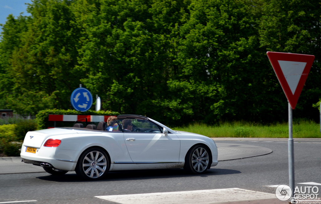 Bentley Continental GTC V8