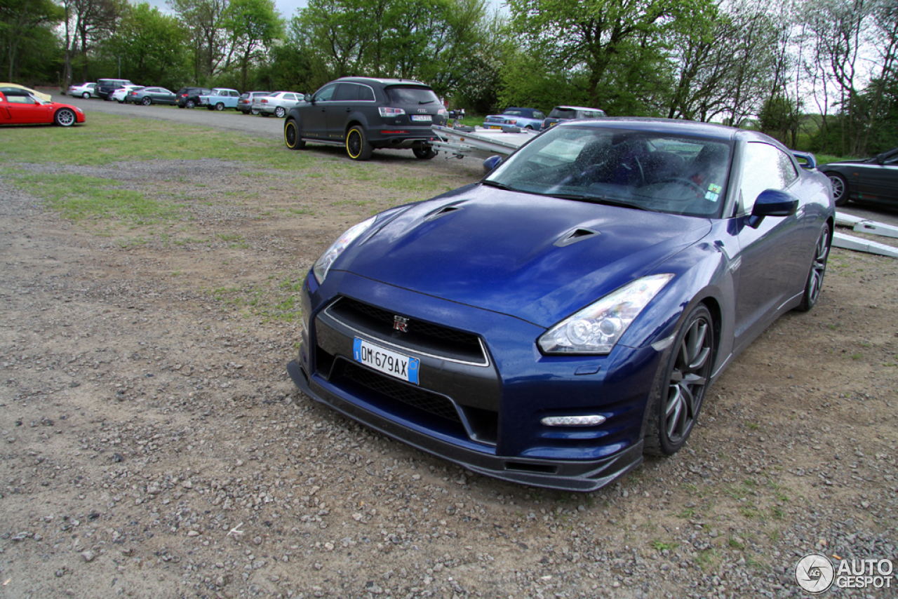 Nissan GT-R 2011