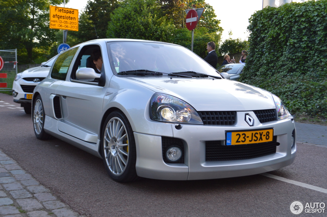 Renault Clio V6 Phase II