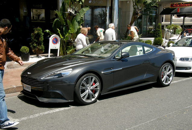 Aston Martin Vanquish 2013