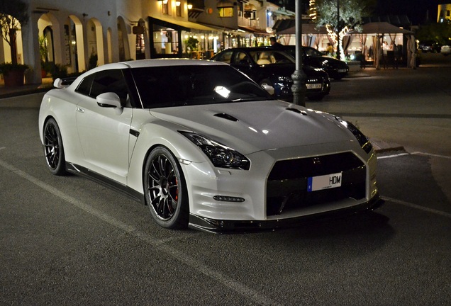 Nissan GT-R 2011