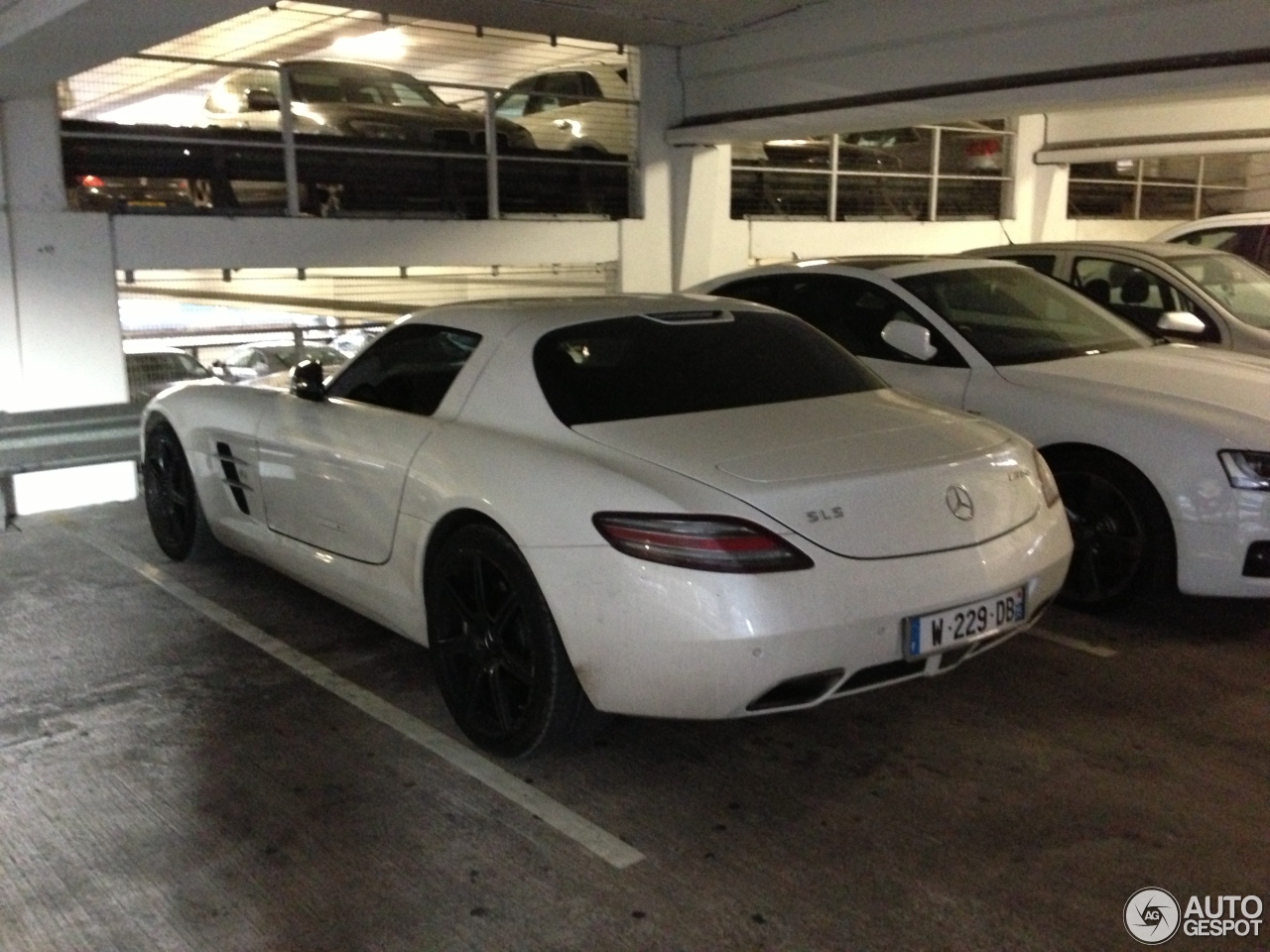 Mercedes-Benz SLS AMG