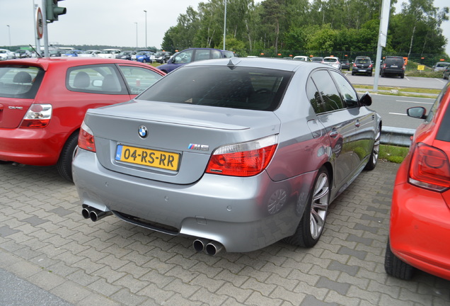 BMW M5 E60 2005