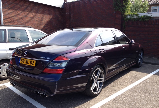 Mercedes-Benz S 65 AMG V221