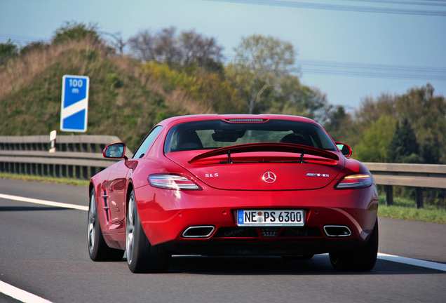 Mercedes-Benz SLS AMG