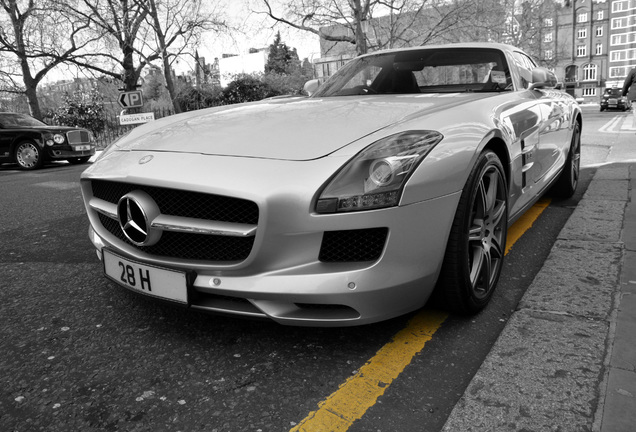 Mercedes-Benz SLS AMG