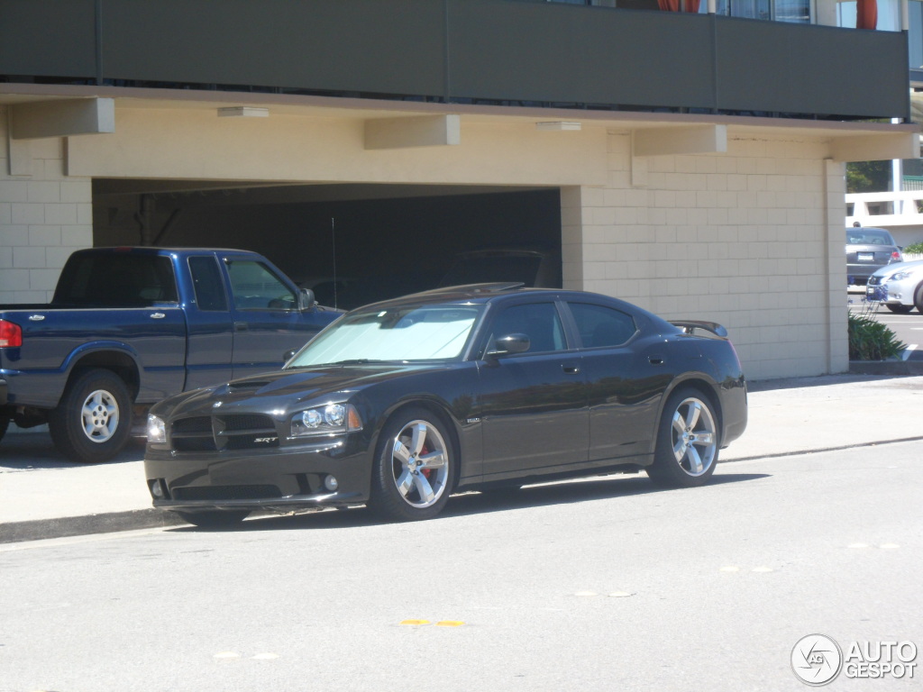 Dodge Charger SRT-8