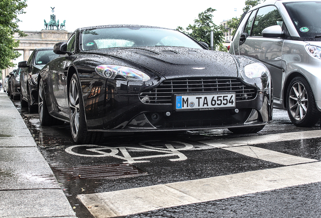 Aston Martin V12 Vantage