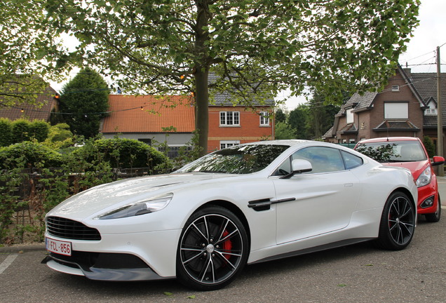 Aston Martin Vanquish 2013