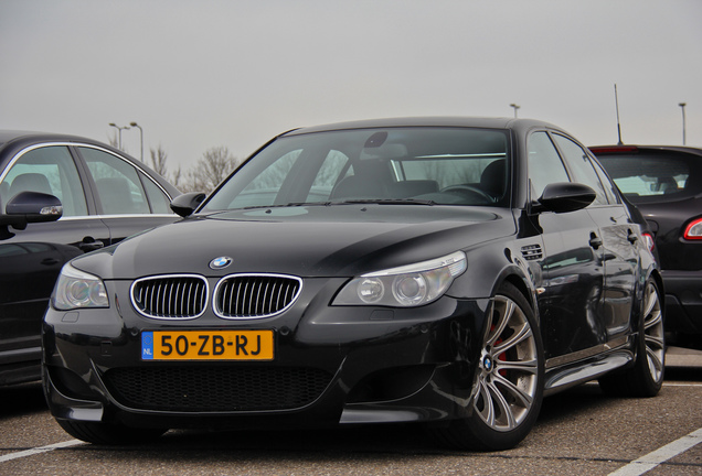 BMW M5 E60 2005