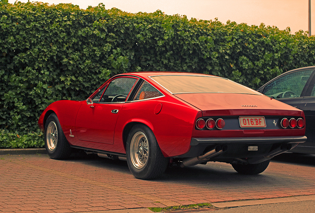 Ferrari 365 GTC/4