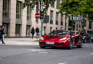 McLaren 12C Spider